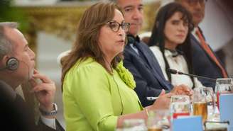 La présidente péruvienne, Dina Boluarte, à l'origine de la loi d'amnistie controversée.