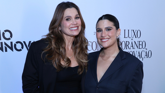 Flávia Alessandra e Giulia Costa 