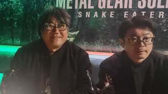 Noriyaki Okamura (esq) e Yuji Korekado (dir), produtores de Metal Gear Solid Delta
