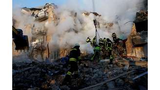 Prédio atingido por ataque russo em Kiev 28/8/2025