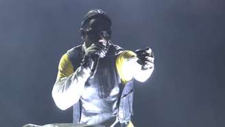 No 'dia do hip hop' do The Town, Travis Scott faz show de rockstar