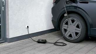 Carregar o elétrico em casa dá mais autonomia, menos custo e até 80% de economia. Arthur Bongiorno, motorista cadastrado na 99, conta como essa escolha mudou seu dia a dia 