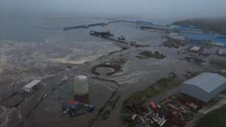 Em julho, um dos terremotos mais fortes já registrados atingiu a Península de Kamchatka, provocando tsunamis de até quatro metros de altura no Pacífico e evacuações do Havaí para o Japão.