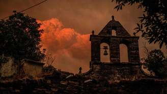 O sul da Galícia em chamas, em agosto de 2025