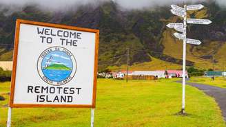 O arquipélago de Tristão da Cunha, no Atlântico Sul, fica a 2,4 mil quilômetros de distância do local habitado mais próximo, a ilha de Santa Helena