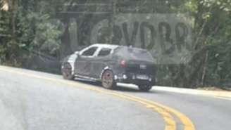 Novo Hyundai HB20 2027 flagrado em testes no Brasil