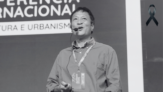 Kongjian Yu durante participação como palestrante da Conferência Internacional CAU 2025