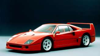 Ferrari F40: estrela do Salão de 1990