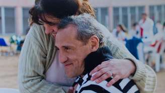 Andrea conheceu Alejo quando ele estava na prisão