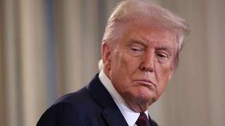 A mais alta corte dos EUA vai se pronunciar sobre as tentativas de Trump de expandir o poder presidencial