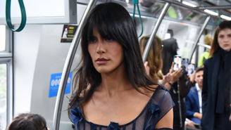 Anttónia no desfile da Gloria Coelho no SPFW 