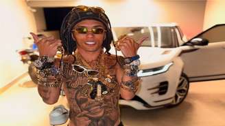 Buzeira compartilhou alguns dos itens que ganhou (Reprodução: Instagram/Buzeira)