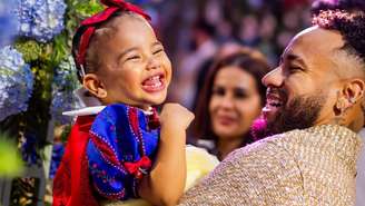 Neymar compartilha momento fofo com filha Mavie