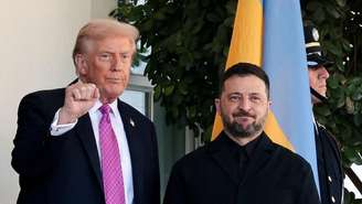 O presidente dos Estados Unidos, Donald Trump, recebe o presidente da Ucrânia, Volodymyr Zelensky, na Casa Branca, em Washington, D.C., EUA, em 17 de outubro de 2025.