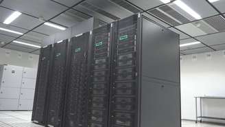 O novo equipamento é 24 vezes maior em capacidade de armazenamento e entre cinco e seis vezes mais veloz que o Tupã, mas ocupa um espaço físico muito menor