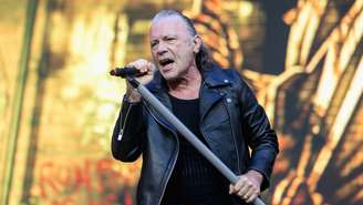 O vocalista Bruce Dickinson durante show do Iron Maiden em Londres, 2025