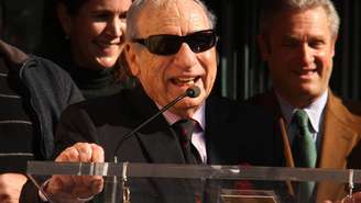 Na direção do filme, Mel Brooks imprimiu características marcantes de seu humor, utilizando diálogos ágeis e situações inesperadas para envolver o público – depositphotos.com / s_bukley