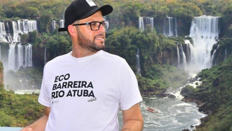 Ex-vendedor cria ecobarreira para limpar rio de infância e ganha apoio após denúncia de vizinho