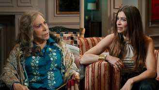 Josefa (Arlete Salles) e Arminda (Grazi Massafera) de Três Graças (Reprodução/TV Globo)