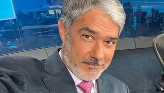 William Bonner em selfie para as redes sociais