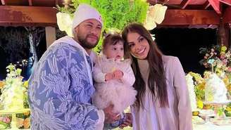 Neymar e Amanda Kimberlly com a filha, Helena