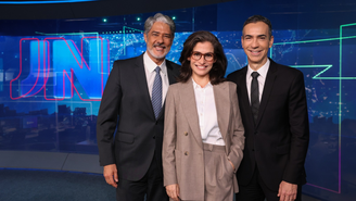 William Bonner, Renata Vasconcellos e César Tralli no Jornal Nacional