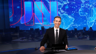 César Tralli na bancada do Jornal Nacional