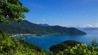 Entre praias paradisíacas e trilhas cercadas de Mata Atlântica, Ilha Grande encanta por unir aventura, tranquilidade e um rico patrimônio histórico – depositphotos.com / scottt13