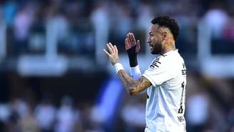 Neymar em ação pelo Santos na Vila Belmiro