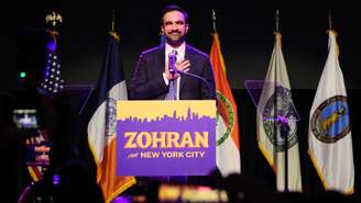 Zohran Mamdani, eleito prefeito de Nova York na terça-feira, 4 de novembro, afirmou que a cidade, terra natal do presidente norte-americano, pode “mostrar a uma nação traída por Donald Trump como derrotá-lo”.