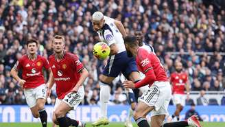 Lance do jogo entre Tottenham e Manchester United