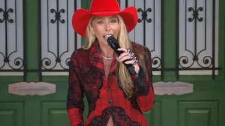 Adriane Galisteu no comando de 'A Fazenda 17'