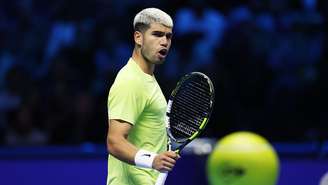Alcaraz vence Taylor Fritz pelo ATP Finals