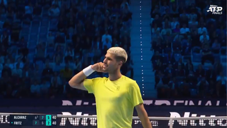 Alcaraz vira para cima de Fritz 