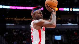 Reggie Bullock em jogo da NBA