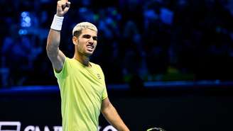 Alcaraz comemorando ponto no ATP Finals