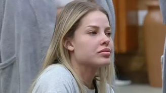 Tá fora? Saory é chamada pela produção após Rayane dizer que foi agredida em A Fazenda 17 / Reprodução : Record