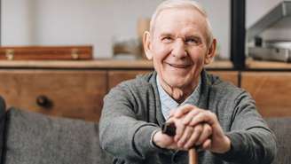 Dormir bem e respeitar o ciclo circadiano é essencial para manter a saúde celular e combater os efeitos do envelhecimento – depositphotos.com / AndrewLozovyi