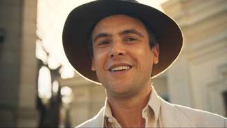 Candinho (Sergio Guizé) de Êta Mundo Melhor!