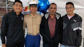 Os três filhos de Narciso Barranco (segundo à direita), Alejandro, Emanuel e José Luis Barranco, ingressaram no Corpo de Fuzileiros Navais dos EUA