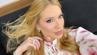 Virginia Fonseca em camarim no SBT