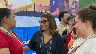 Janja conversa com Maristela