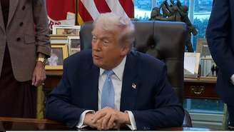 Casa Branca culpa ‘excesso de apertos de mão’ por curativos de Trump
