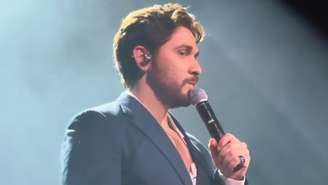 Gustavo Mioto movimentou as redes sociais nesta sexta-feira, 21, após publicar no Instagram um vídeo em que aparece fazendo um desabafo no palco