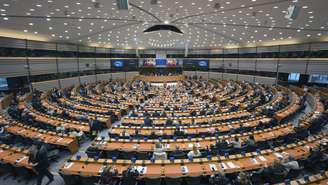 O Parlamento Europeu e os Estados-membros concordaram em proibir todas as importações de gás russo na União Europeia a partir de 2027.