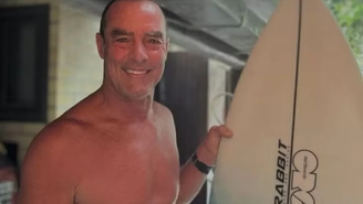 Aos 62 anos, Paulo Zulu surge sem camisa e celebra a vida após vencer o câncer / Reprodução: Instagram