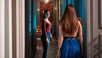 Gerluce (Sophie Charlotte) e Arminda (Grazi Massafera) —