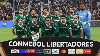 O time da SE Palmeiras, posa para foto em jogo contra a equipe da Liga Desportiva Universitaria, durante partida válida pelas semi final, ida, da Copa Libertadores, no Estádio Rodrigo Paz Delgado. 