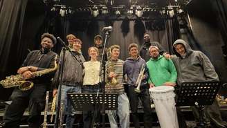 Ensaio semanal do grupo francês Sapocaya, que toca jazz instrumental inspirado em ritmos brasileiros, pouco antes do show de lançamento do álbum Elementos, em Paris.