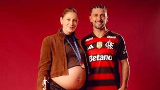 Arrascaeta e Camila Bastiani —